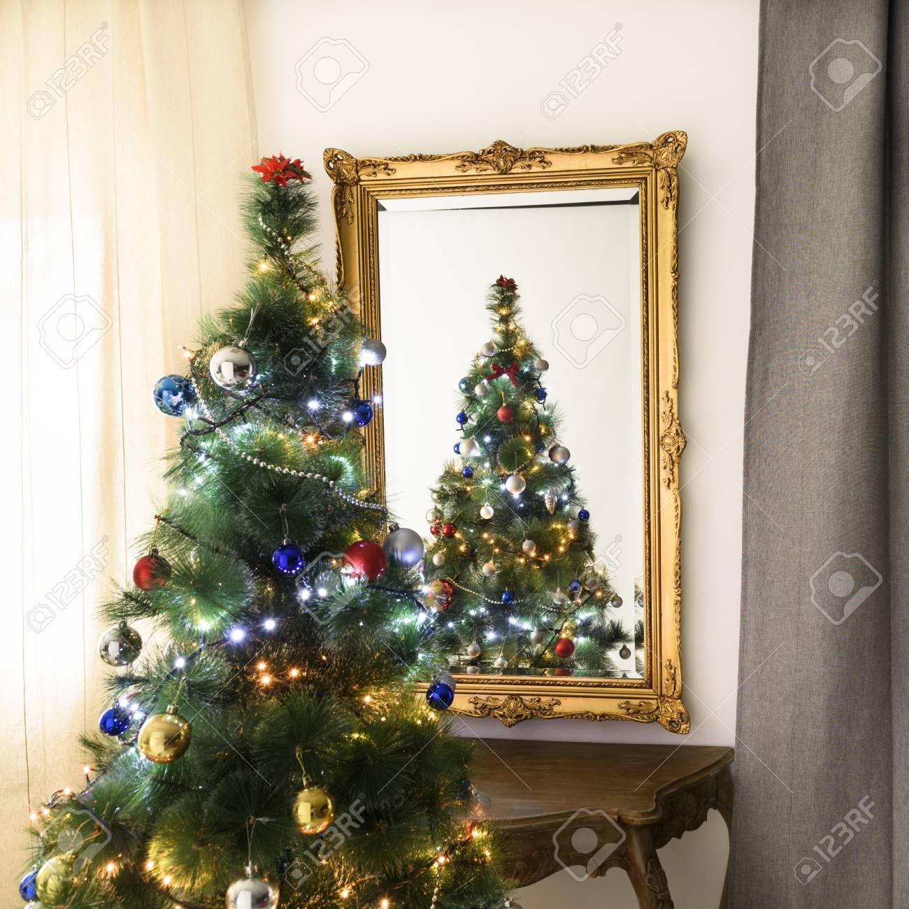 Mirror for elevating small space